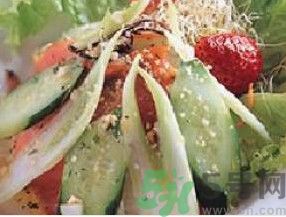 燻鮭魚(yú)沙拉怎么做？燻鮭魚(yú)沙拉的做法？