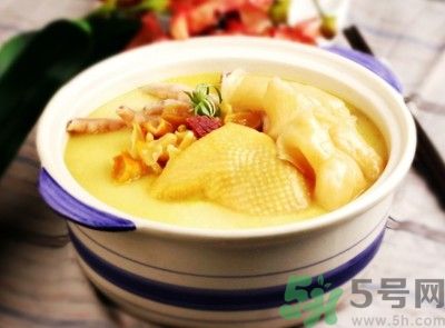 燉雞湯用冷水還是熱水？雞湯用冷水可以嗎？