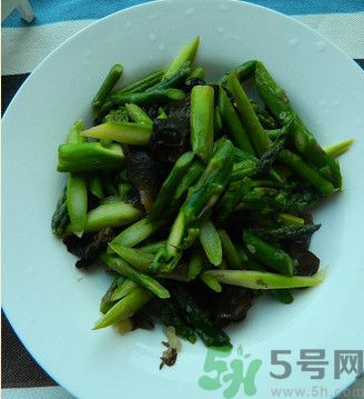蘆筍和洋蔥能一起吃嗎？蘆筍和洋蔥怎么炒好吃？