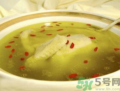 燉雞湯怎么去腥？燉雞湯很腥要怎做才好？