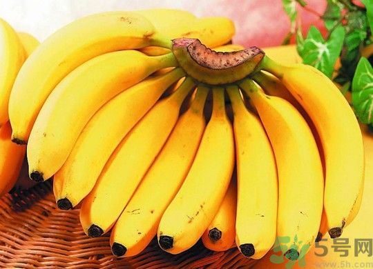 香蕉中間發(fā)黑可以吃嗎？香蕉中間發(fā)黑吃了會(huì)怎么樣？
