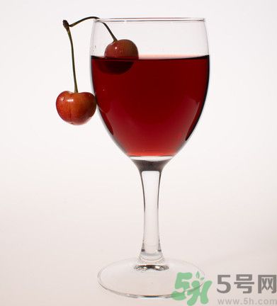 櫻桃泡酒能治療痛風(fēng)嗎？櫻桃泡酒能喝嗎？