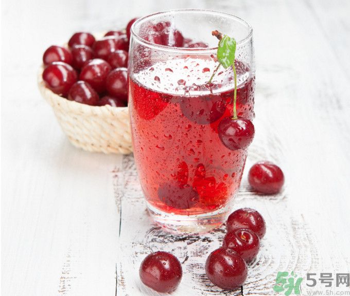 櫻桃泡酒能治療痛風(fēng)嗎？櫻桃泡酒能喝嗎？