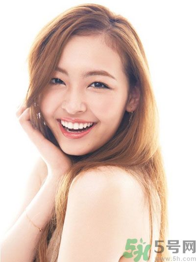 靚彩伊人新顏透亮柔膚液是什什么膚質(zhì)？靚彩伊人新顏透亮柔膚液怎么樣？