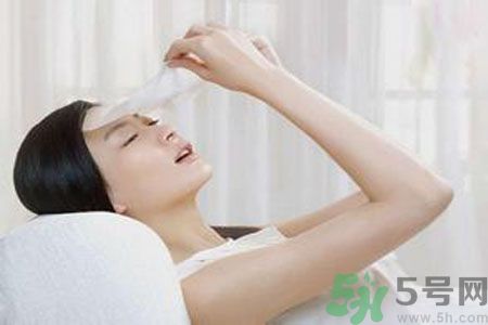 皮膚出油吃什么好？皮膚出油應(yīng)該吃什么？