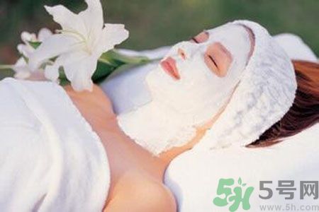 皮膚出油吃什么好？皮膚出油應(yīng)該吃什么？