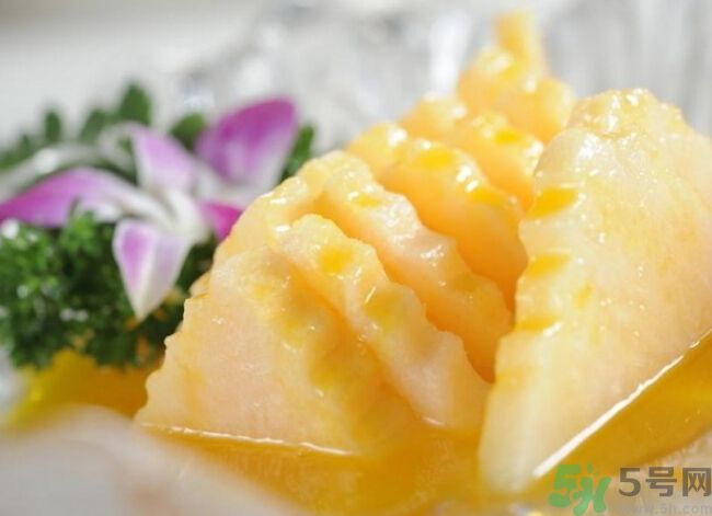 菠蘿里面發(fā)黑是為什么？發(fā)黑的菠蘿能吃嗎？
