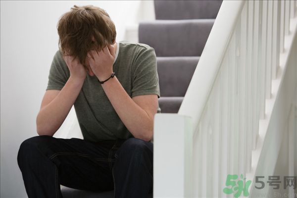 一生氣就流眼淚是怎么回事？生氣流淚怎么辦？