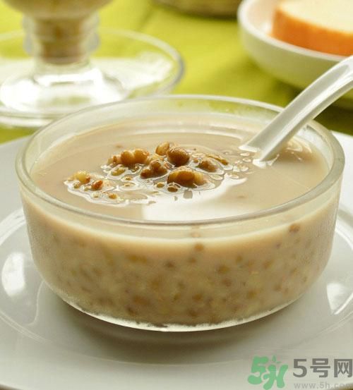 孩子發(fā)燒能吃冰淇淋嗎？感冒發(fā)燒可以吃雪糕嗎？