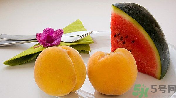 咳嗽能吃桃子嗎？咳嗽吃桃子好嗎？