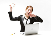 打哈欠流眼淚是怎么回事？打哈欠為什么會(huì)流眼淚？