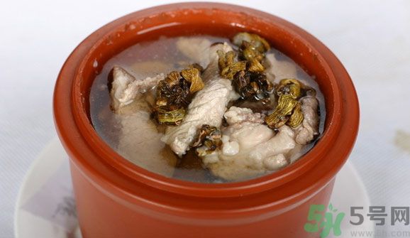 石斛和泥鰍能同吃嗎？石斛和泥鰍能一起吃嗎？