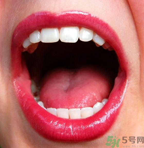 嘴里有潰瘍?cè)趺崔k？口腔潰瘍吃什么好？