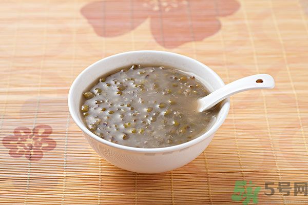 紅色的綠豆湯能喝嗎？綠豆湯變紅還能喝嗎？