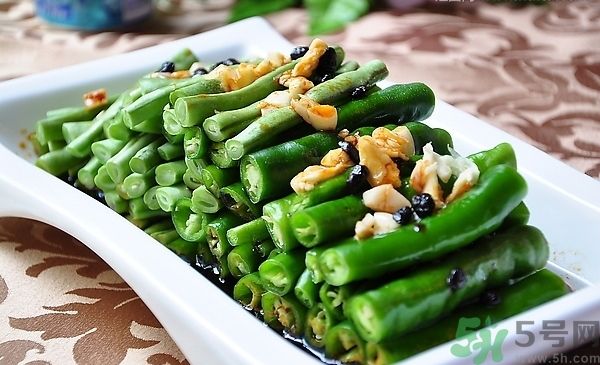 四季豆早期中毒的癥狀有哪些？吃四季豆中毒了怎么辦？