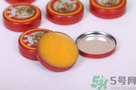 清涼油弄到眼睛里有什么危害？清涼油弄到眼睛里怎么辦？