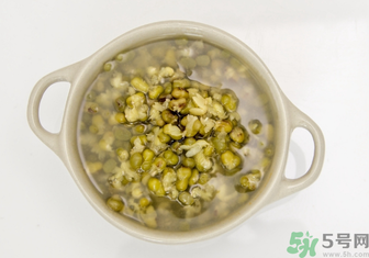 皮膚過(guò)敏能吃綠豆嗎？皮膚過(guò)敏能不能喝綠豆湯？