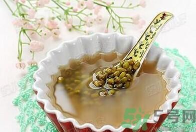 菊花晶能喝綠豆湯一起喝嗎？菊花晶和綠豆湯可以一起喝嗎？