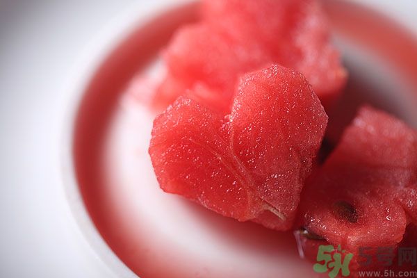 吃西瓜可以美容嗎？吃西瓜對(duì)皮膚有什么好處