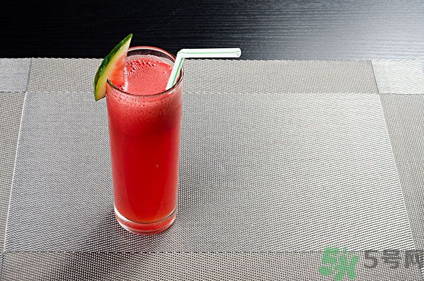 吃西瓜可以美容嗎？吃西瓜對(duì)皮膚有什么好處