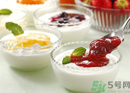 剛吃了消炎藥能喝酸奶嗎？剛吃了消炎藥喝酸奶會(huì)怎么樣？