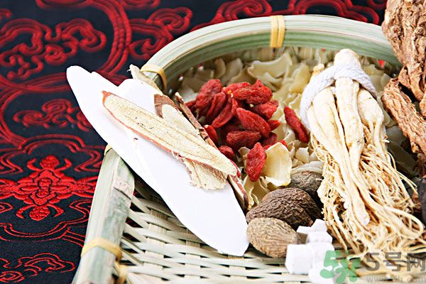 夏天吃茯苓好嗎？夏天吃茯苓有什么好處？