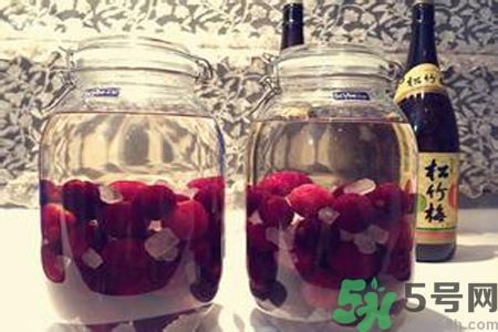 楊梅酒要泡多久？楊梅酒的保質(zhì)期是多久？