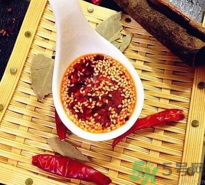 夏天辣椒油要放冰箱嗎？辣椒油可以放冰箱嗎？