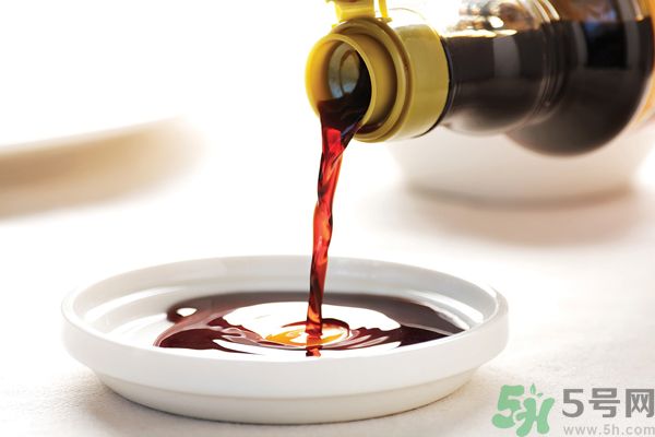 夏天醬油要不要放冰箱？醬油可不可以放冰箱？