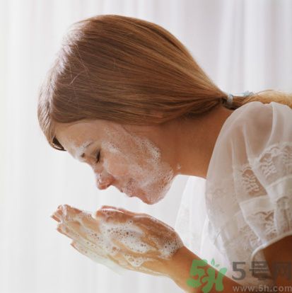 海鈺珍珠海藻柔膚水怎么樣？海鈺珍珠海藻柔膚水好用嗎？