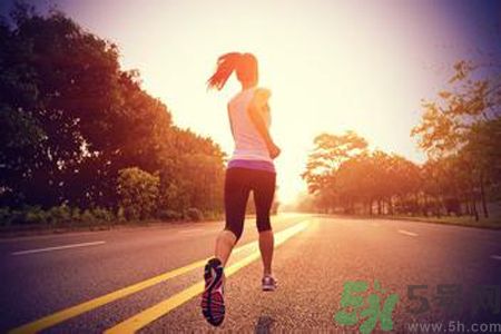 夏季做什么運動好？夏季要運動多久？