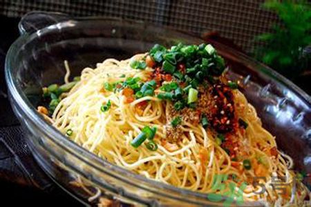 哺乳期可以吃涼面嗎？哺乳期吃涼面對寶寶有影響嗎？