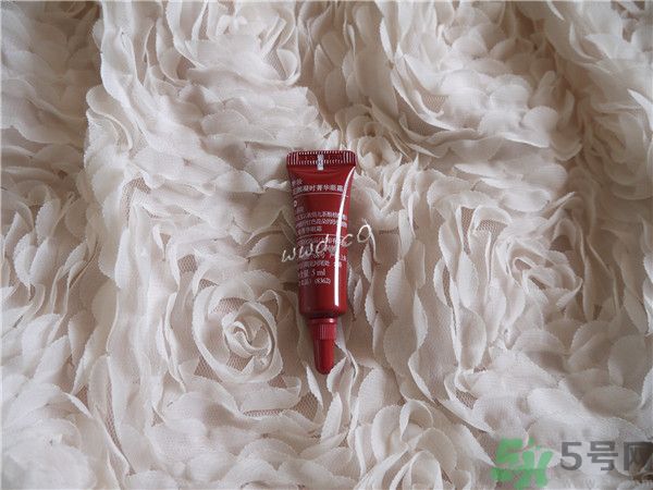 夢妝花顏凝時菁華眼霜好用嗎？夢妝花顏凝時菁華眼霜怎么樣？