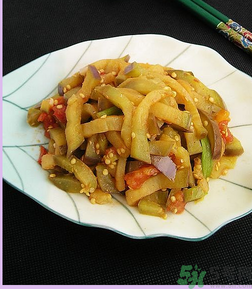 炒茄子發(fā)黑怎么辦？炒茄子怎么才能不發(fā)黑？