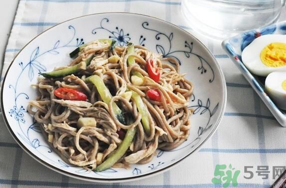 蕎麥怎么做成面條？蕎麥面條怎么做好吃？