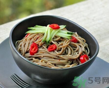 蕎麥怎么做成面條？蕎麥面條怎么做好吃？