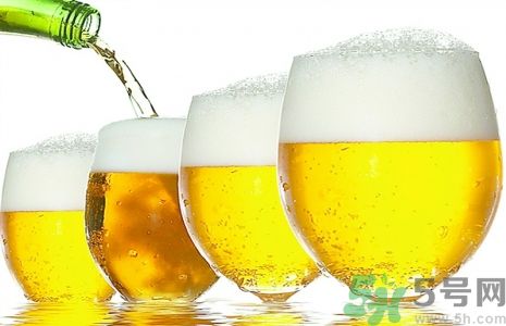 過期啤酒能喝嗎？過期啤酒喝了會怎么樣？