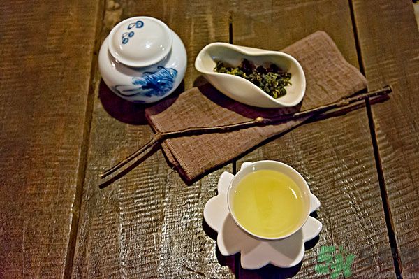 吃魚的時(shí)候能喝茶嗎？吃魚可以喝茶嗎？