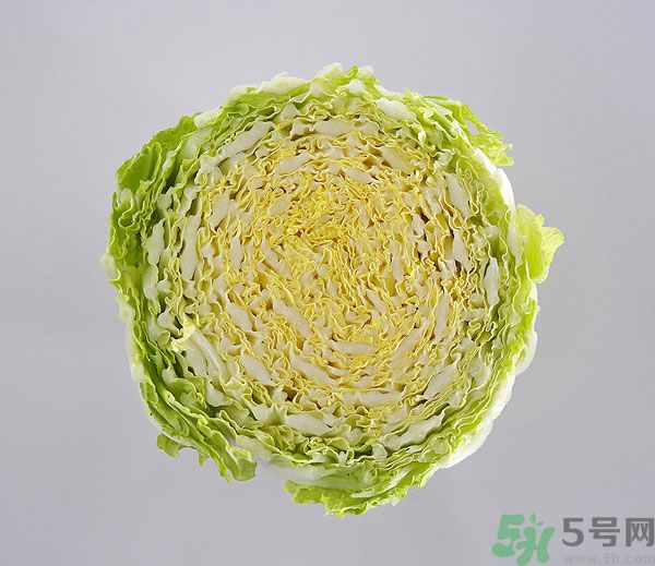 包菜外面爛了還能吃嗎？包菜里面有花可以吃嗎？
