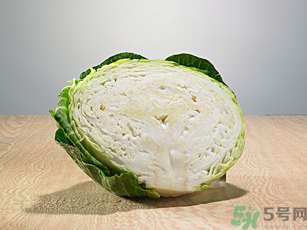 包菜外面爛了還能吃嗎？包菜里面有花可以吃嗎？