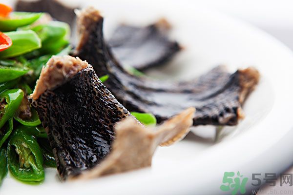 夏天吃蛇肉可以清火嗎？夏天吃蛇肉可以降火嗎？