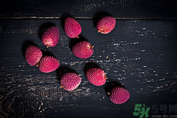 荔枝可以和雞蛋一起吃嗎？荔枝和雞蛋一起吃好嗎？
