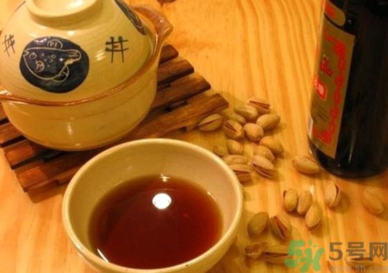 女性喝菖蒲酒有什么好處？女性喝菖蒲酒可以調(diào)經(jīng)嗎？