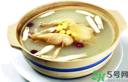 鱔魚(yú)可以和雞湯一起吃嗎?鱔魚(yú)能和雞湯同吃嗎?