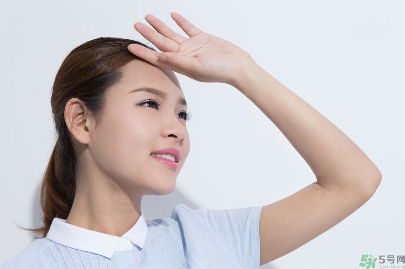 胳膊曬黑了多久能恢復(fù)？胳膊曬黑了怎么白回來？