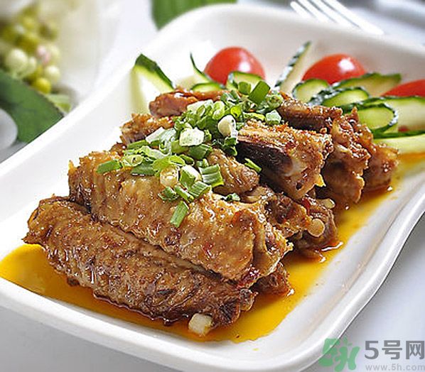豆瓣醬的做法？豆瓣醬和黃豆醬的區(qū)別？