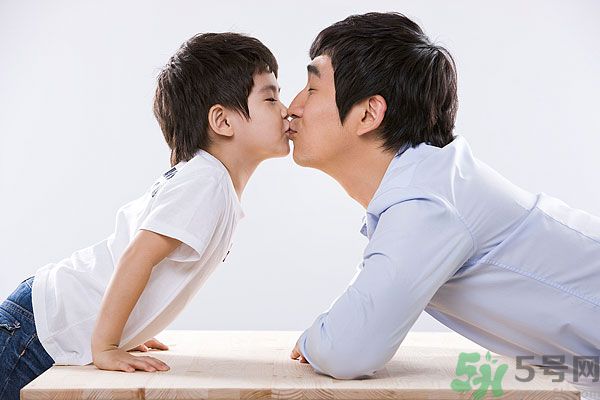 父親節(jié)給爸爸買什么禮物好？父親節(jié)送什么禮物給爸爸？
