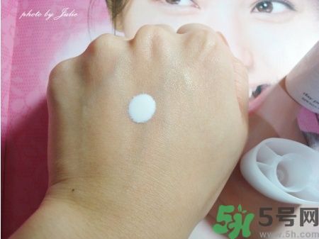 蘇菲娜sofina防曬霜哪款好用？sofina防曬白蕾絲藍(lán)蕾絲區(qū)別
