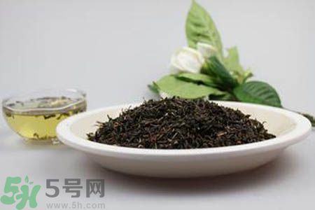 茉莉花茶可以和玫瑰花茶一起喝嗎？茉莉花茶和玫瑰花茶一起泡著喝好嗎？