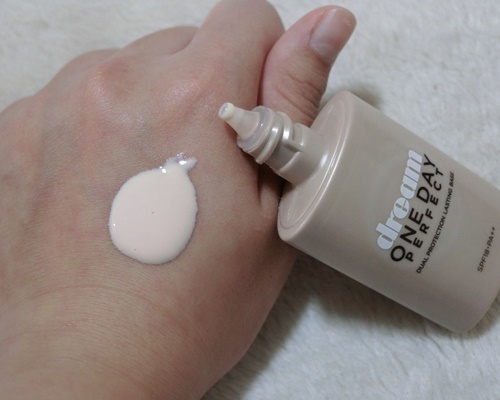 美寶蓮夢(mèng)幻奇跡控油透潤(rùn)持妝乳怎么樣？好用嗎？